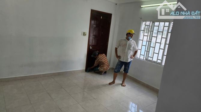 Cho thuê phòng trọ Lê Văn Sỹ , có cửa sổ , đi về tự do - 1