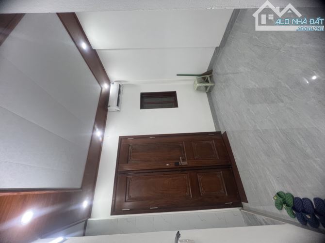 Bán Nhà Tập Thể Nguyễn Văn Cừ, Long Biên 45m2, 1T, giá 3,25 tỷ (sổ sẵn sàng giao dịch) - 1