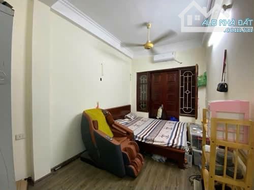 Bán nhà mặt ngõ - Phân lô Cầu Giấy  DT 30/35T2 m2 x  5 tầng, mt  3 m- Giá  9.8 tỷ - 1