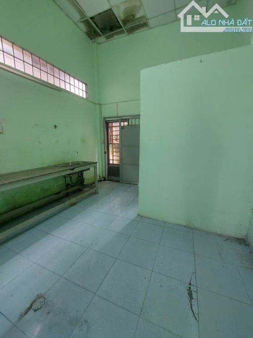 Bán căn nhà cấp 4 với diện tích 4x20,1m hẻm 5m thông chỉ 5,45 tỷ - 1