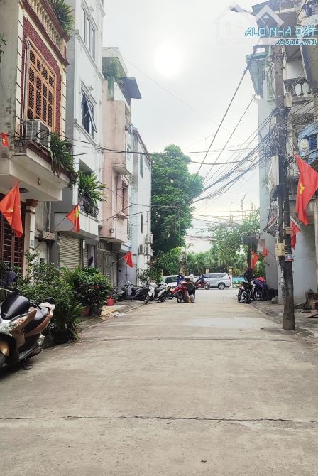 VIỆT HƯNG LONG BIÊN - NGON BỔ RẺ - QUY HOẠCH ỔN ĐỊNH - VỊ TRÍ ĐẮC ĐỊA - TRUNG TÂM HÀNH CHÍ - 1