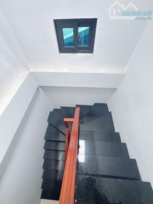 Bán nhà Đức Thắng, Bắc Từ Liêm, 33m2, 5 tầng, căn góc, 2 thoáng, oto 30m 5 tỷ Nhỉnh - 1
