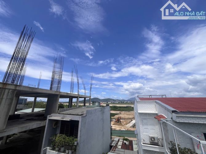 Bán gấp nhà mặt tiền Nguyễn Tri Phương – View công viên – Giá chỉ 17,5 tỷ! - 1