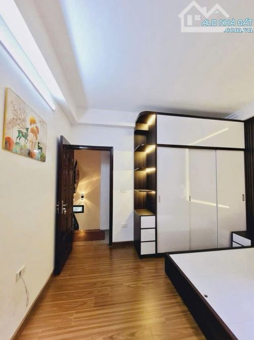 📍9 tỷ. Nhà đẹp NGUYỄN HOÀNG, 42m2, MT rộng, 2 thoáng, 4 ngủ, ngõ thông, gần ô tô. - 1