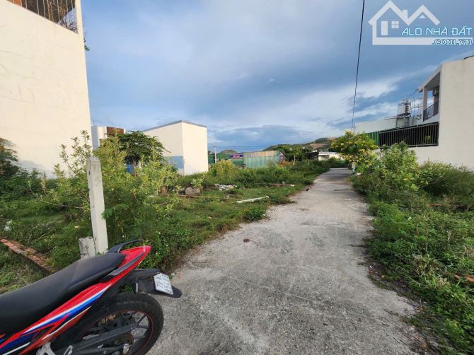 Lô Đất đẹp đất vuông vức gần đường D30 Tây Nha Trang - 1