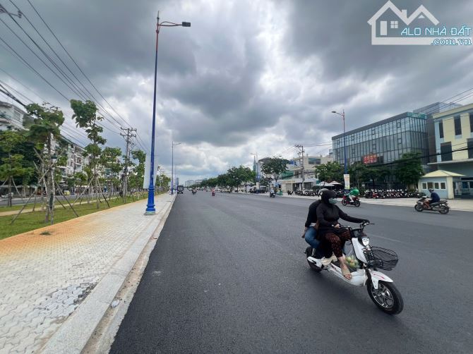 Bán Khuôn Đất Mặt Tiền Nguyễn Thị Định Đoạn Đẹp 13x44m CN 510m- CTXD Hầm 7 Tầng- 69 Tỷ - 1