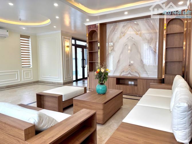 Bán căn biệt thự Mê Linh đẹp xây mới - DT 190m - Mt 9m hướng Đông tứ trạch - 1