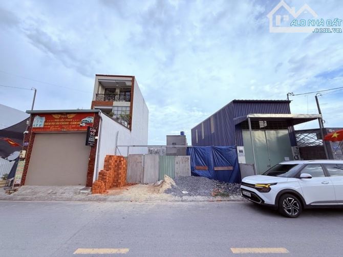 Lô Đất thổ cư Mặt tiền kênh An Phú Đông, Q12, DT 93m2 (4.5 x 22), đường 12m thông. - 1