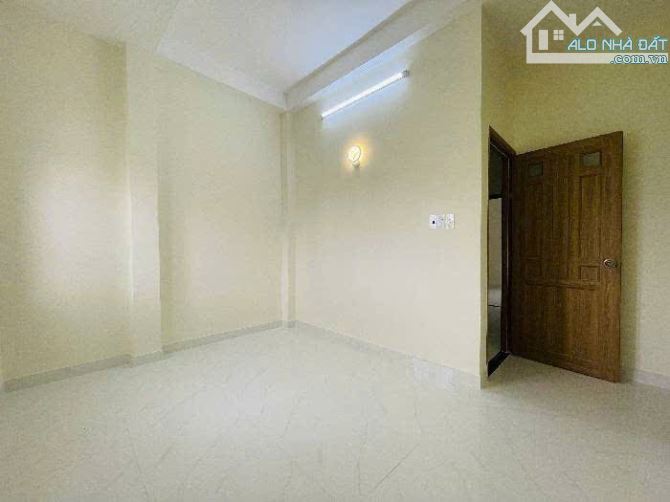 Nhà đẹp ở ngay 4 tầng 4 x 12 HXH 6m sổ hồng chính chủ nhỉnh 6 tỷ - 1