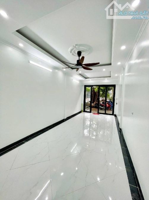 DƯƠNG VĂN BÉ, HAI BÀ TRƯNG – 52m² – THANG MÁY – SÁT HỒ, CHỢ ĐẦU NGÕ – Ô TÔ TRÁNH, DỪNG ĐỖ. - 1