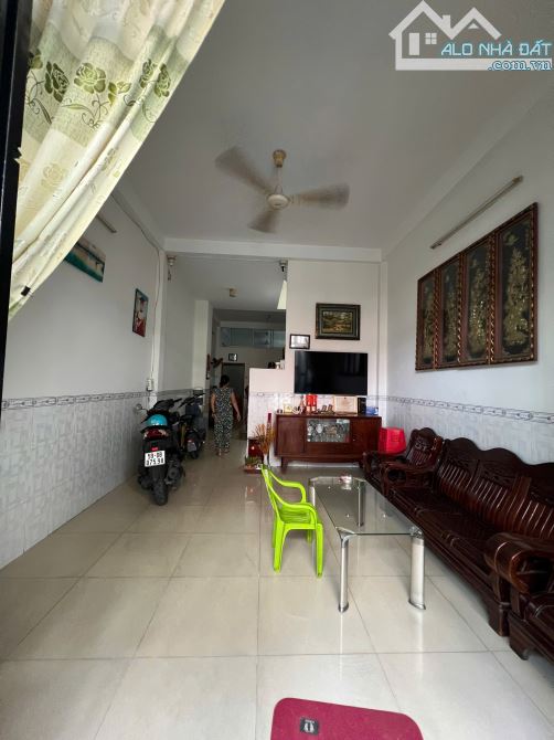 Nhà Đẹp Hẻm 6m Thoại Ngọc Hầu – Gần BigC, 4PN Giá Tốt - 1