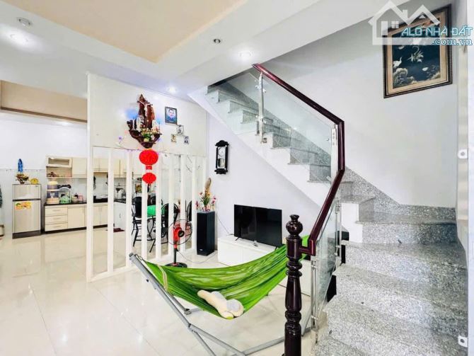 Nhà Mới 2 Tầng Gần Biển – Giá Chỉ 2 Tỷ 950 . diện tích 52m² Ngang 5.2m - 1
