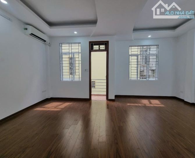 BÁN NHÀ DÂN XÂY - HOÀNG QUỐC VIỆT – CẦU GIẤY –LÔ GÓC SÁNG, THOÁNG - GIÁ HƠN 9 TỶ - 1
