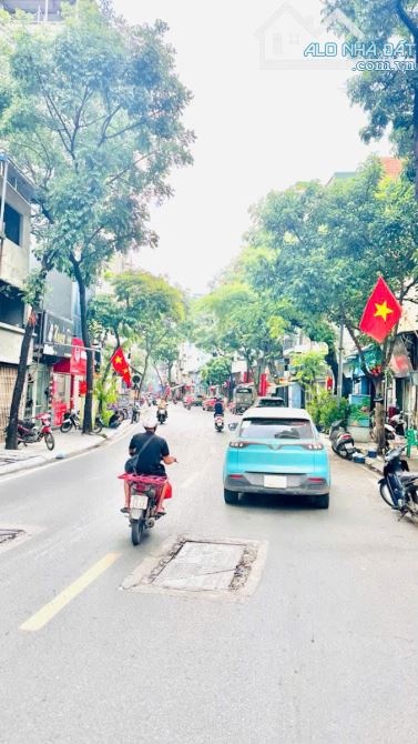 CỰC HIẾM NHÀ 7 TẦNG 40m MT 4.5m VIEW HỒ TÂY THỤY KHUÊ Ô TÔ 16 CHỖ ĐỖ CỬA 18 TỶ - 1