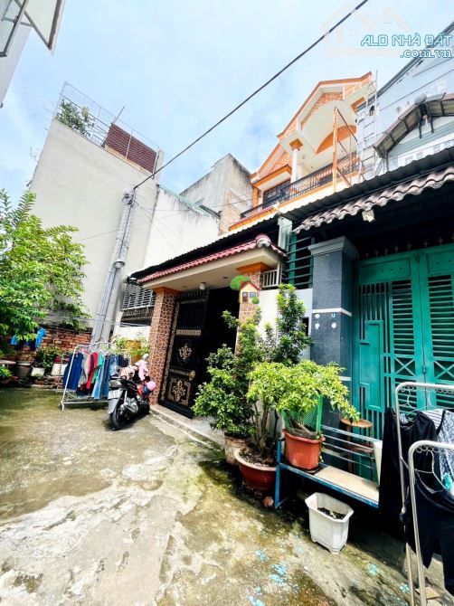 NGANG 7m DÀI 22m, 1/ NGUYỄN DUY TRINH LONG TRƯỜNG Q 9, 3 TẦNG ĐÚC BTCT, GIÁ 9 tỷ ( còn - 1