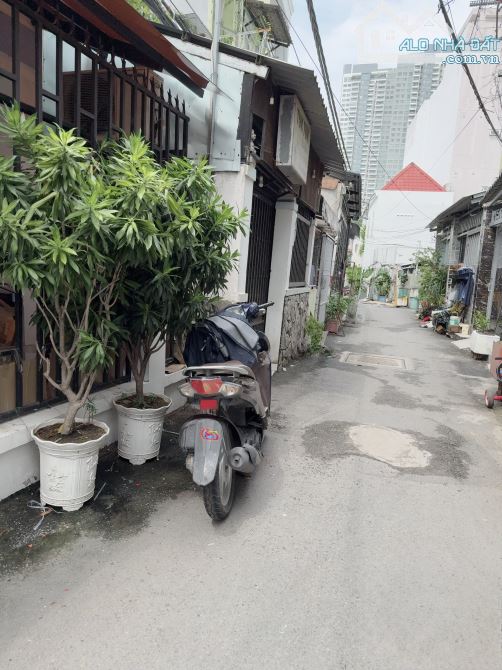 Nguyễn Thị Thập Cầu Phú Mỹ Quận 7,bán đất nhà cũ tiện xây mới,ngang 6M dài 22M,hẻm 4m,6.x - 1