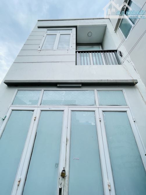 BÁN NHÀ SÁT MẶT TIỀN ĐÔNG HƯNG THUẬN 05 TÂN HƯNG THUẬN QUẬN 12,  DT 33M²(3.7× 9), GIÁ RẺ - 1