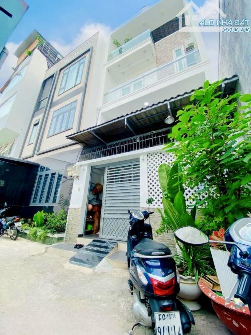 Nhà 4 tầng ngang 5.2m, gần chợ Phạm Văn Hai – Bùi Thị Xuân, Tân Bình, chỉ 9.8 tỷ - 1