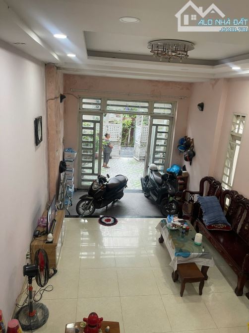 NHÀ 2 TẦNG HOT NHẤT TÂN HIỆP. HÓC MÔN, 256M2, NGANG KHỦNG 10M ĐANG CÓ 2 CĂN NHÀ, HXH, 6.5T - 1