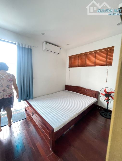 Bán nhà cạnh học viện tài chinhsm dân xây, gần phố, thoáng sáng 5 tầng bề thế, giá tốt - 1