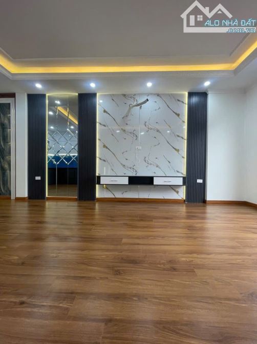 CHO THUÊ NHÀ RIÊNG 6 TẦNG – THANG MÁY – Ô TÔ VÀO NHÀ - NGỌC HỒI, THANH TRÌ - 1
