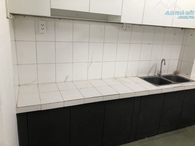 Cho thuê nhà ngõ 491 Đường La Thành, Phường Thành Công, Ba Đình. DT 50m x 3 tầng, giá 9tr - 1