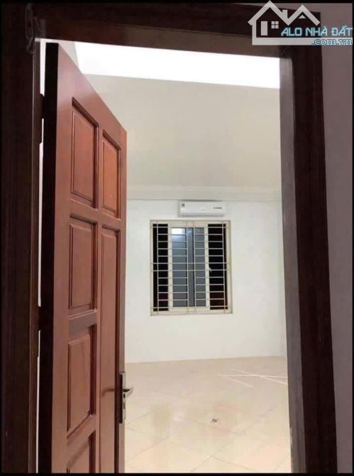 Cho thuê nhà ở ngõ 1333 Giải Phóng, Phường Hoàng Liệt, Hoàng Mai. DT 36m x 4 tầng, giá - 1