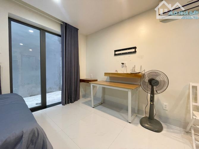 Căn hộ ngay trung tâm quận 1, bancol view siêu chill, gần UEH, Đại học Hoa Sen, quận 3 - 1