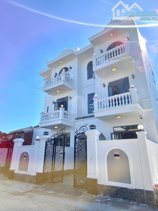Bán Nhà 3 Tầng Tân Cổ Điển Kiệt Ô Tô Tránh Nhau Phạm Văn Đồng Full Nội Thất - 1