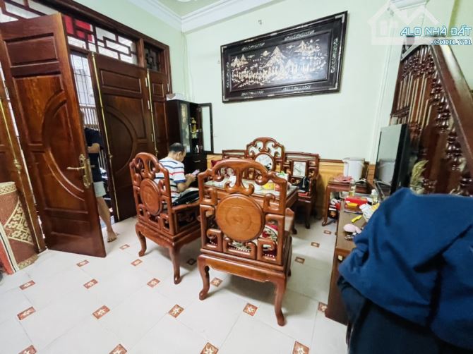 Bán Nhà Lạc Long Quân - Cầu Giấy, gần Ô Tô, 45m2, 4 tầng, 11,4 Tỷ - 1