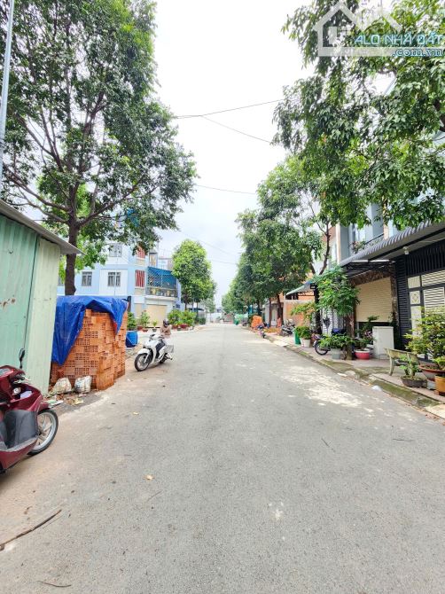 Bán nhà 1 trệt 2 lầu hoàn công KDC, p.Bình Hòa, Tp.Thuận An chỉ 5 tỷ 3 TL M7551 - 12