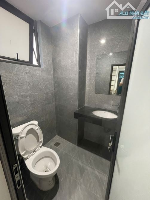 Cho Thuê CCMN 639 Hoàng Hoa Thám Ba Đình 30m2 Gác Xép Cửa Sổ Ban Công Thang Máy Giặt Riêng - 13