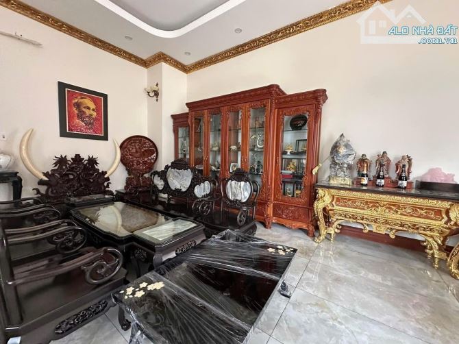 Chính chủ bán biệt thự đường Đồng Khởi - Tp. Biên Hoà - Đồng Nai.  Nằm trên trục đường lớn - 13