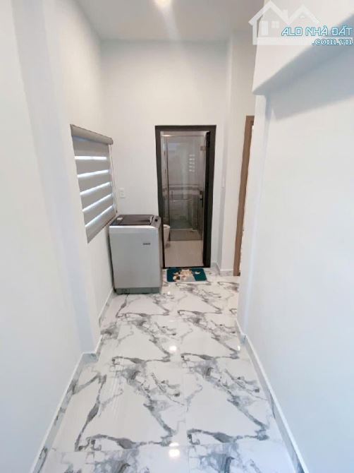 SIÊU PHẨM TÂN BÌNH - GIÁP CÔNG VIÊN HOÀNG VĂN THỤ - 3 TẦNG - 40m2 - NHỈNH 6 TỶ - 13
