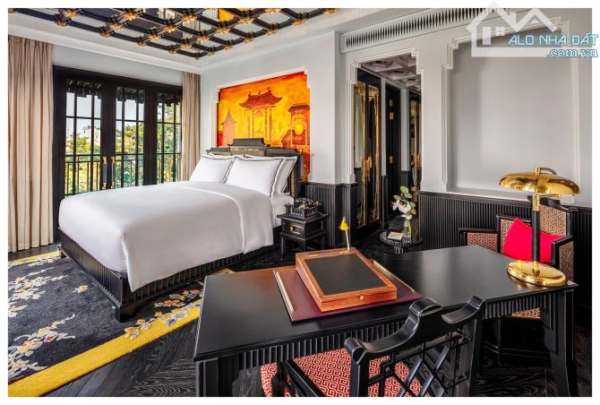 Bán khách sạn 4 sao mặt phố Ngô Quyền - 330m2 x 10 tầng có bể bơi 80 phòng - 310 tỷ