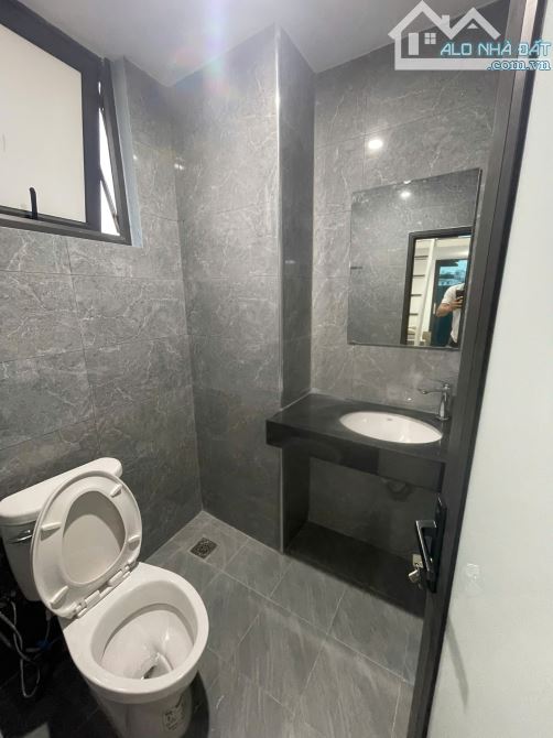 Cho Thuê CCMN 639 Hoàng Hoa Thám Ba Đình 30m2 Gác Xép Cửa Sổ Ban Công Thang Máy Giặt Riêng - 15