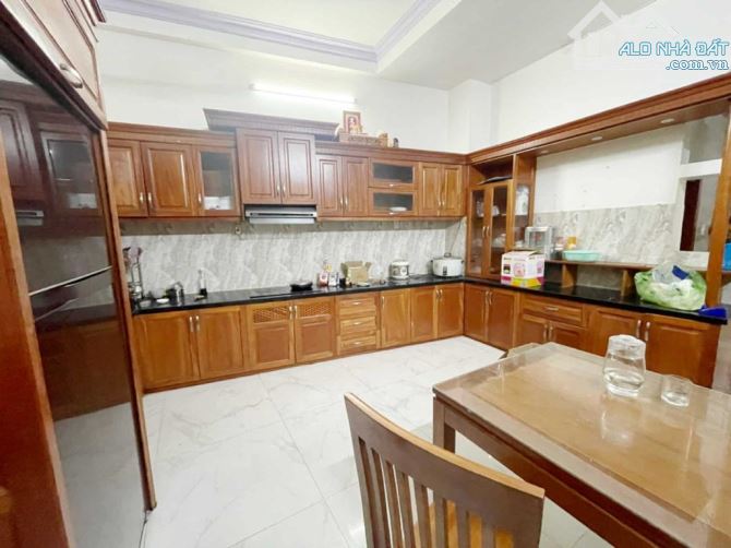 Nhà khu giáo xứ Tân Lập- đẹp - đường ô tô thông – 3 tầng - 90m2 – chỉ 9,3 tỷ TL - 2