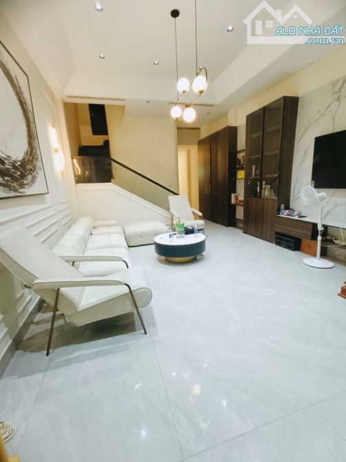 Gấp Bán Giảm 1 Tỷ - Khu VIP Phan Huy Ích - Gần 80m2/4 Tầng - Gần TTTM Emart 2 - 2