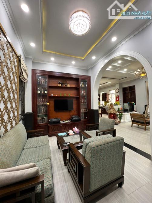 Bán biệt thự khu Vip Đặng Thuỳ Trâm cực ngon có hầm 5 tầng xây kiên cố ngang hiếm 6m - 2