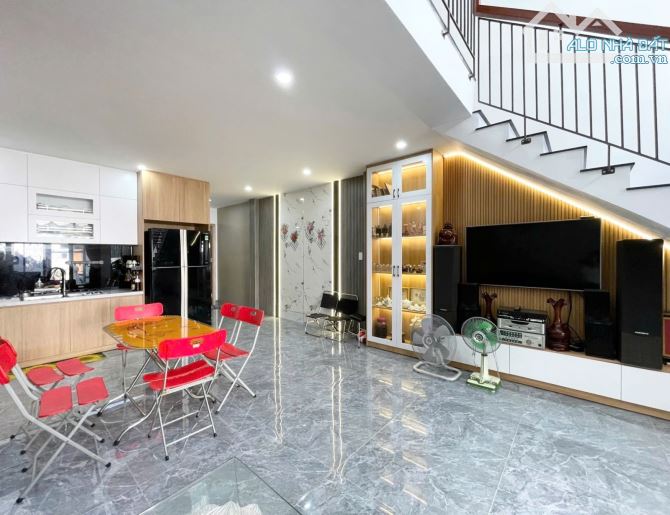 Bán gấp nhà đẹp oto  ngủ trong nhà Nguyễn Công Hoan - 2