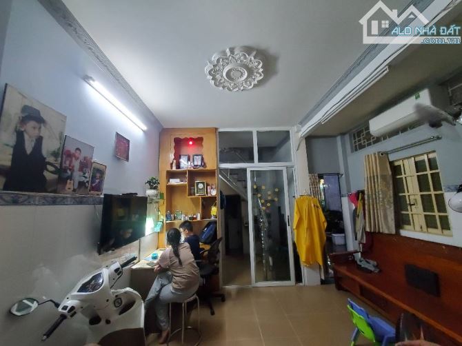 BÁN NHÀ GÒ VẤP 3 TẦNG - 4 × 7 HẺM 6M - NGUYỄN KIỆM - 4 TỶ - 2