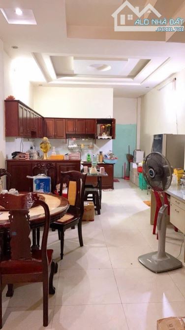 Bán nhà mặt tiền hẻm 1 trệt 3 lầu sổ riêng thổ cư p. Thống Nhất - 2
