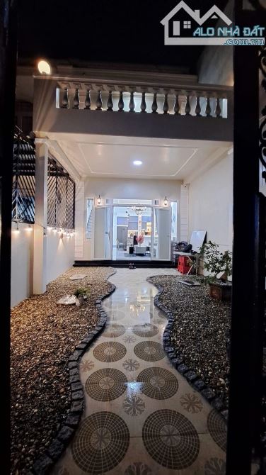 🏡 Nhà hẻm 128 Giải Phóng - Tân Lợi Nhà mua ở còn mới toanh.  🏕 Diện tích: 5×20m - 2
