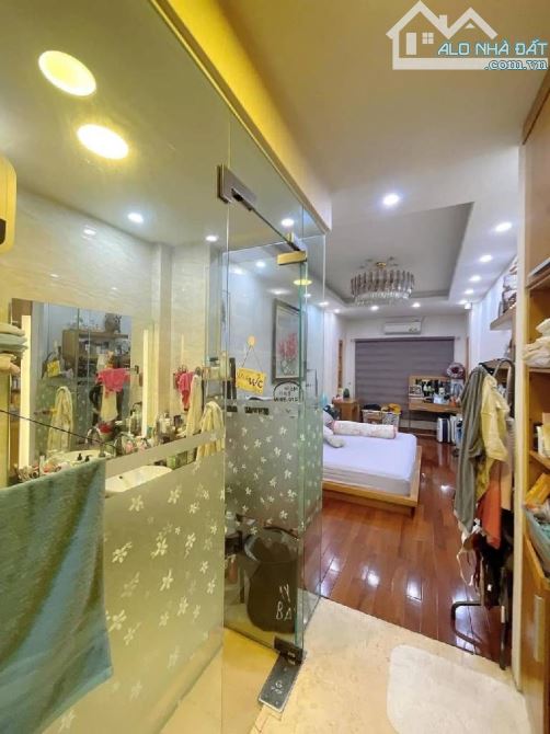 BÁN GẤP CĂN HỘ CHUNG CƯ LÔ GÓC 3 THOÁNG - 4 NGỦ - 2 WC - LẠC TRUNG - HBT - 8,9 TỶ - 2
