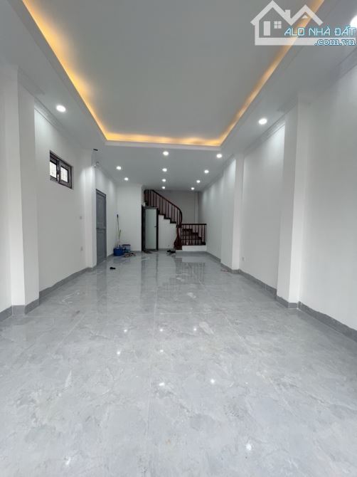 Bán nhà Lạc Thị Ngọc Hồi ~40m 5 tầng ô tô lô góc quanh 6 Tỷ - 2