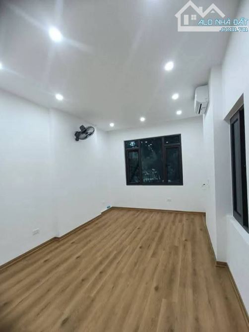 Tây Sơn, Đống Đa, oto đỗ cửa, vào nhà, ngõ thông, 2 thoáng,30m, 7.2 tỷ - 2