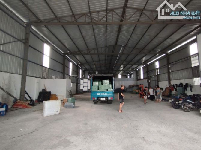 Cho thuê kho KCN Đài Tư, Long Biên, HN. DT 620m, cao 8m, có điện 3fa, nước sạch, PCCC. Giá - 2