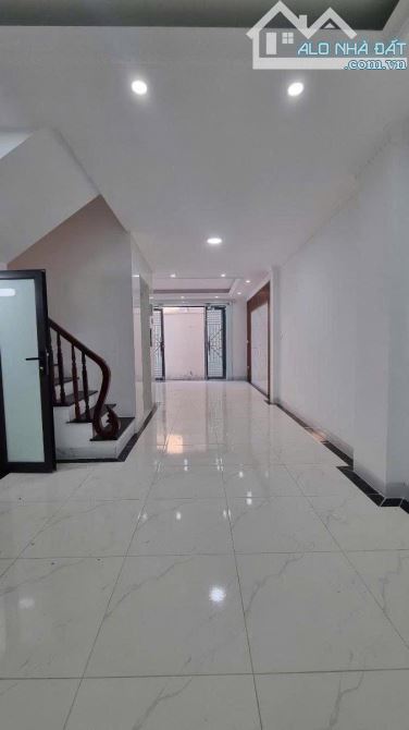 VÕ CHÍ CÔNG CẦU GIẤY 60m 6T MT5.5m 12 TỶ NHÀ ĐẸP THANG MÁY 8PN KHÉP KÍN - 2