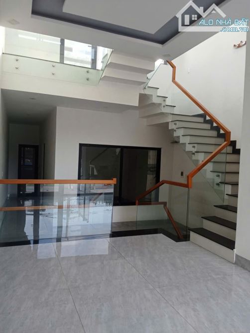 🏆Bán nhà 3 Tầng đường Lê Văn Hiến,dt150m2 Gía 13.5 tỷ tl sập hầm - 2