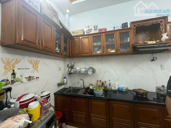 Giảm Giá Bán nhà 3 tầng hẻm oto cách Quảng Trường Trần Phú chỉb500m đi bộ tắm biển - 2
